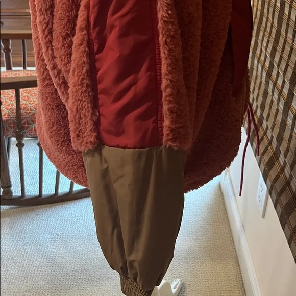 OOF Eco Fur women’s jacket! So cute and cozy! - Picture 7 of 9